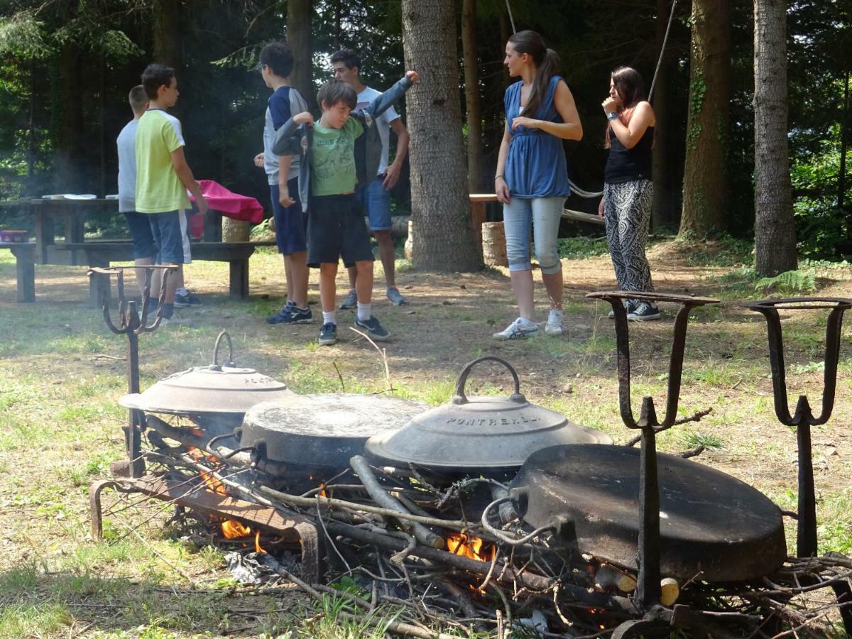 Camping Grondola - Federicofarm بونتريمولي الغرفة الصورة